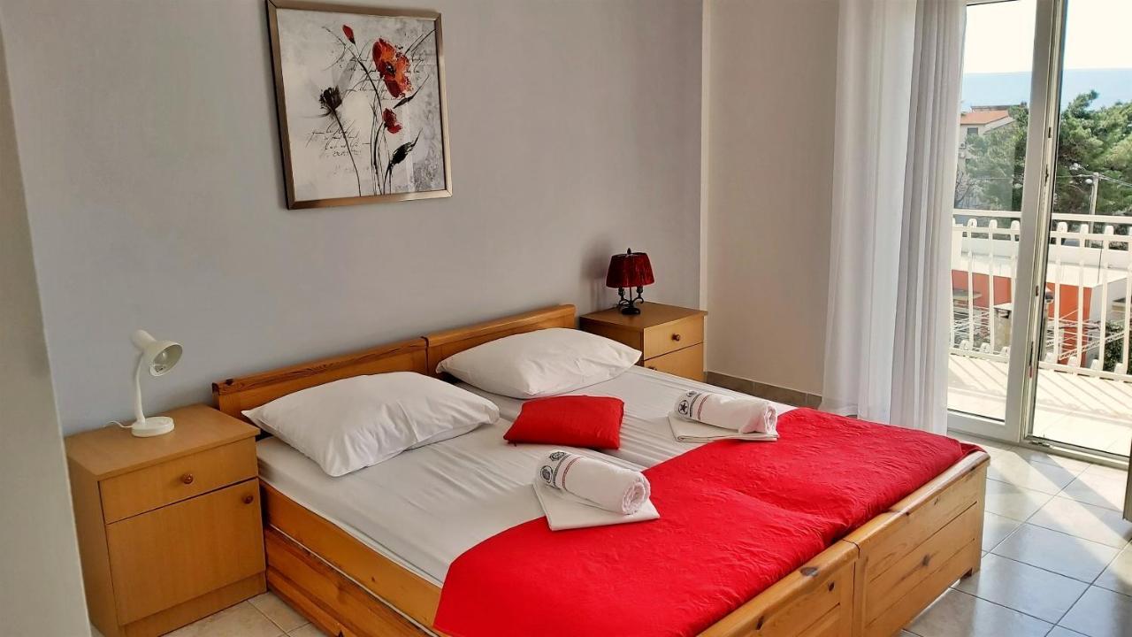 Apartments Mandalinic Омиш Экстерьер фото