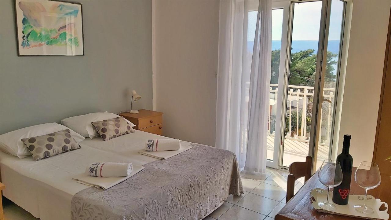 Apartments Mandalinic Омиш Экстерьер фото