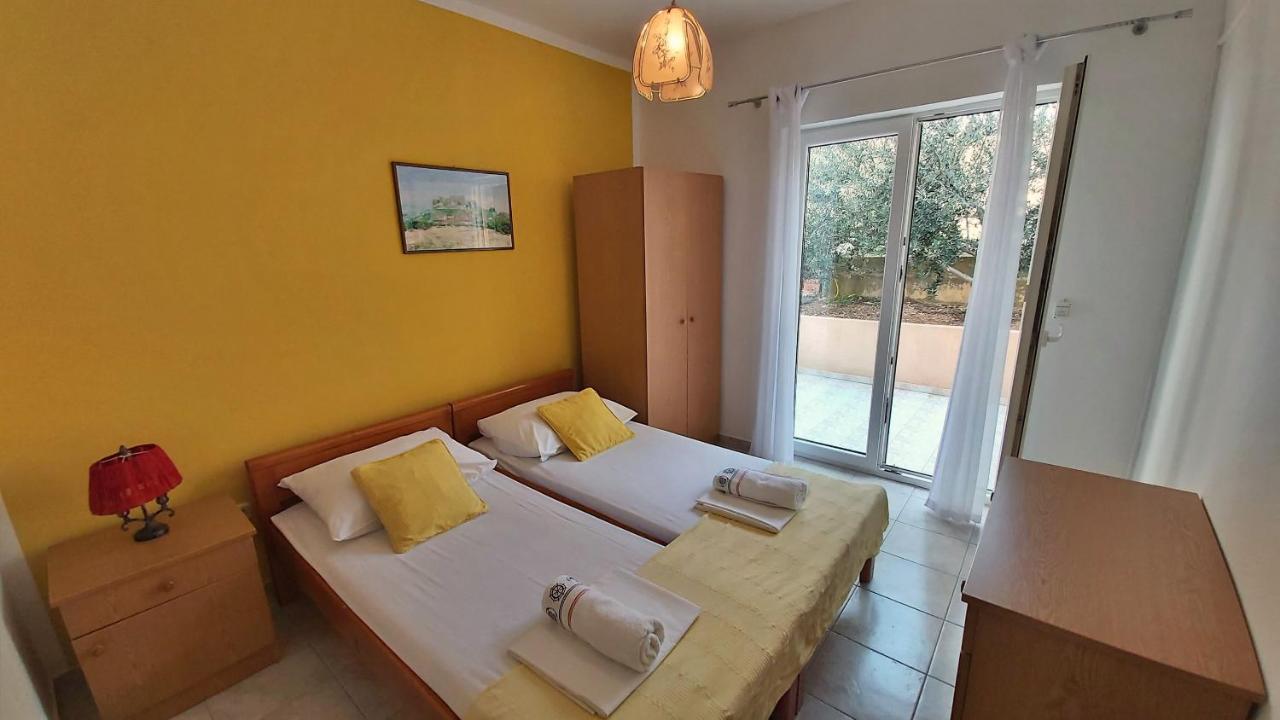 Apartments Mandalinic Омиш Экстерьер фото