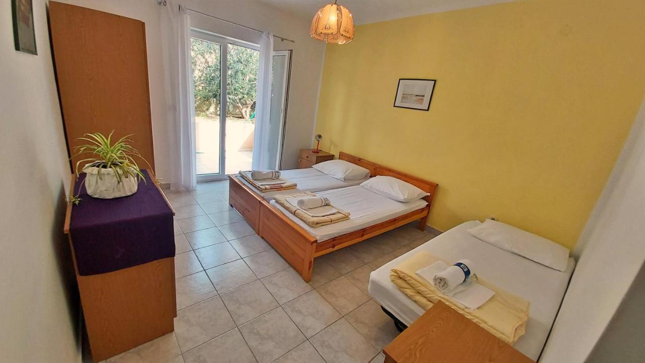 Apartments Mandalinic Омиш Экстерьер фото