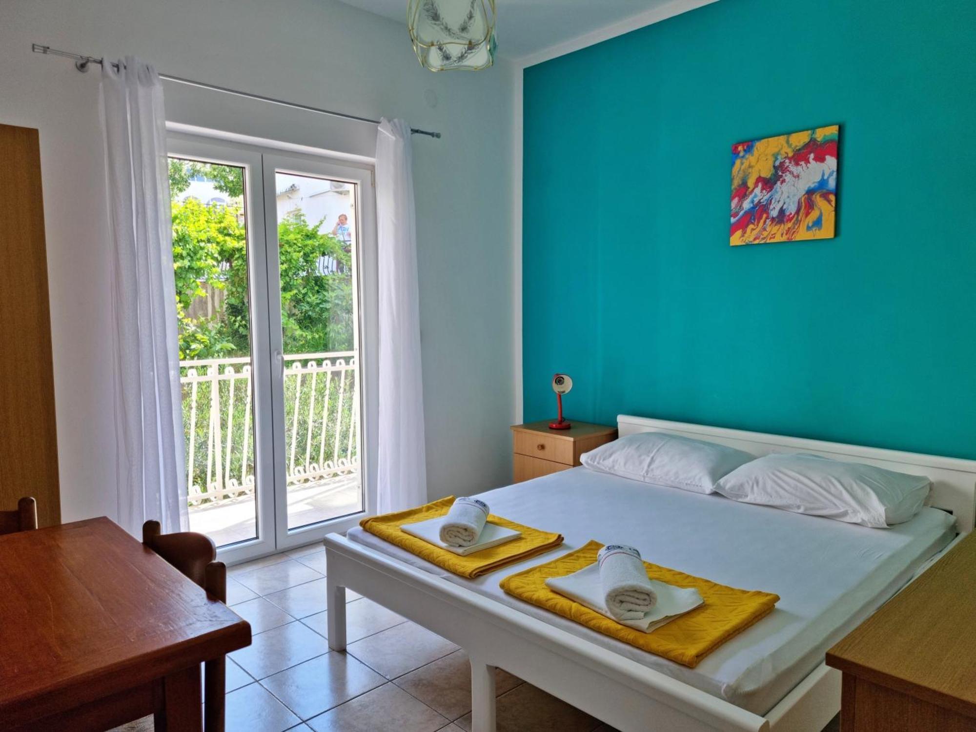 Apartments Mandalinic Омиш Экстерьер фото
